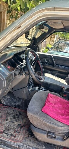 Mitsubishi Pajero 1996, 240,000 km - 2.8 l - Quba