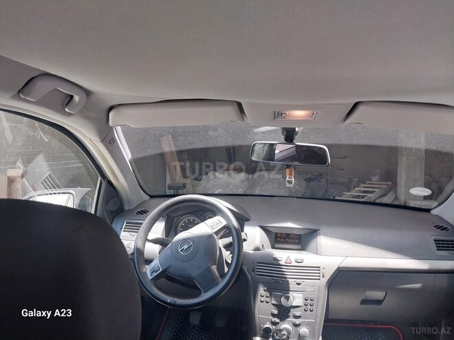 Opel Astra 2005, 214,000 km - 1.4 l - Şamaxı
