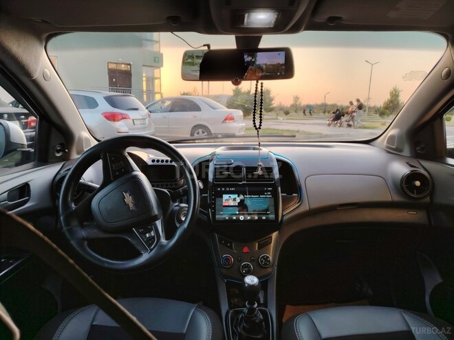 Chevrolet Aveo-8