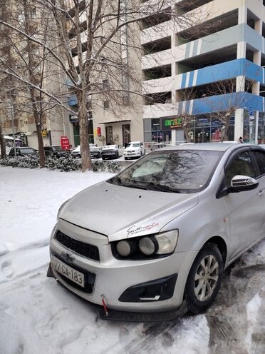 Chevrolet Aveo-10