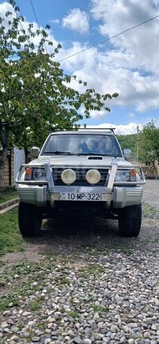 Mitsubishi Pajero 1996, 240,000 km - 2.8 l - Quba