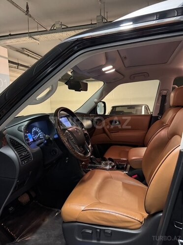 Nissan Patrol 2018, 170,000 km - 5.6 l - Bakı