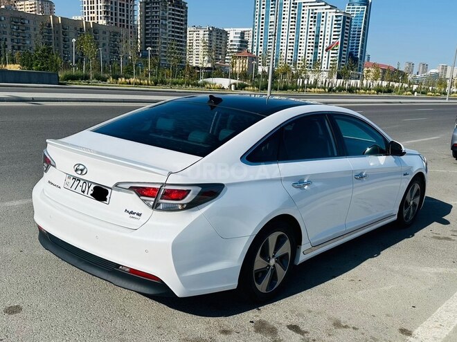 Hyundai Sonata-5