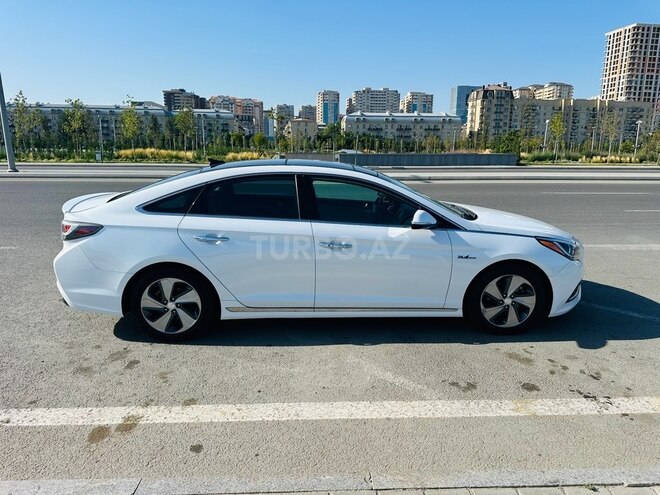 Hyundai Sonata-4