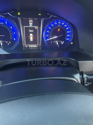 Toyota Camry-8
