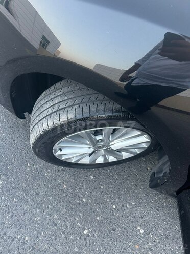 Toyota Camry-9