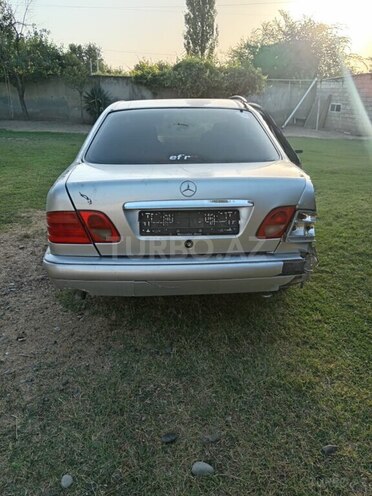 Mercedes E 220 d 1996, 352,000 km - 2.2 l - İmişli