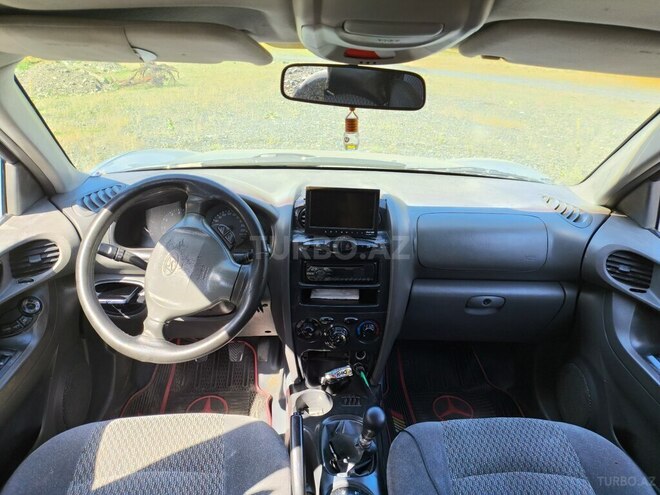 Hyundai Santa Fe 2001, 261,916 km - 2.4 l - Qax