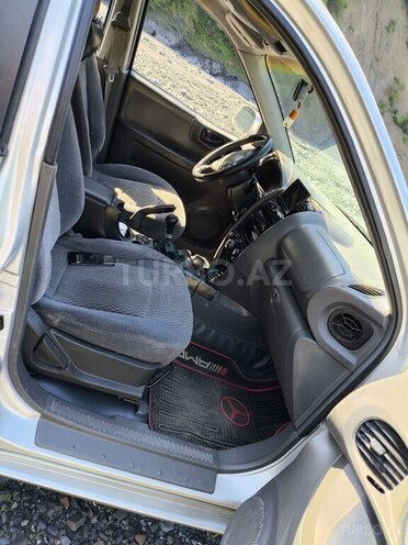 Hyundai Santa Fe 2001, 261,916 km - 2.4 l - Qax