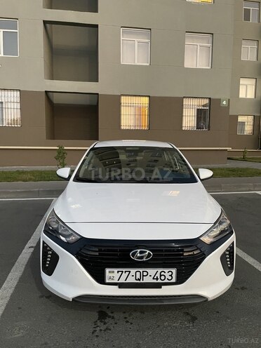 Hyundai IONIQ-1