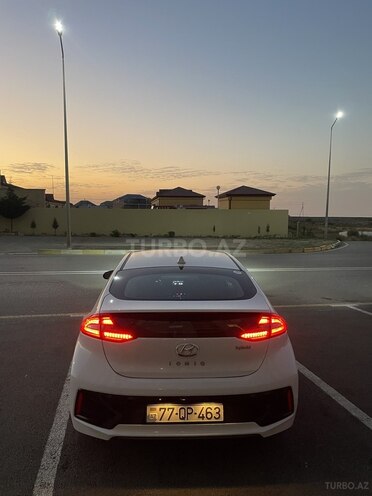 Hyundai IONIQ-2