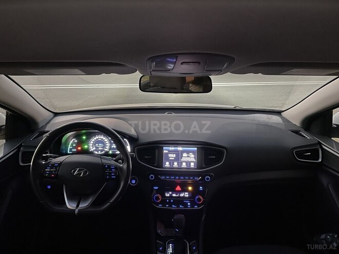 Hyundai IONIQ-8