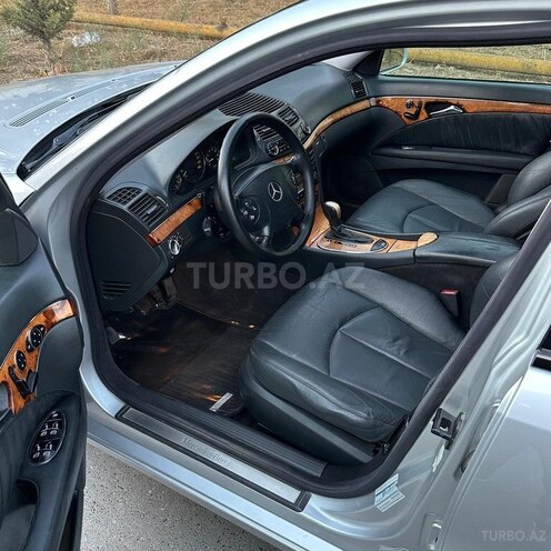 Mercedes E 240 2002, 234,000 km - 2.6 l - Bakı