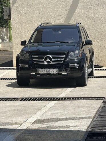 Mercedes GL 550-1