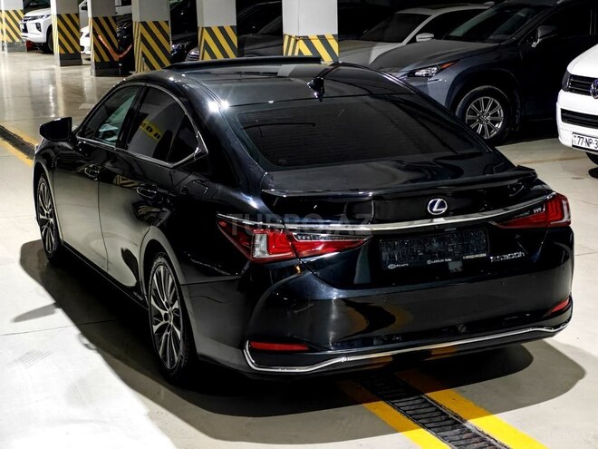 Lexus ES 300h-5