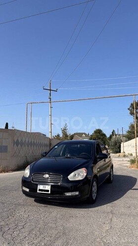 Hyundai Accent-2