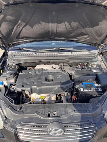 Hyundai Accent-10