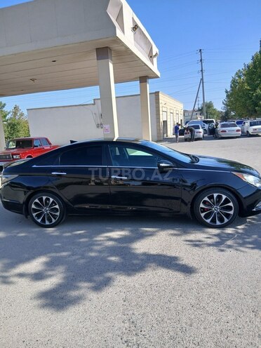 Hyundai Sonata-2