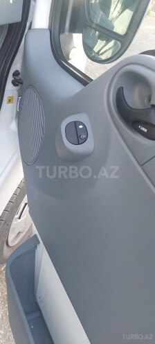 Ford Transit-9
