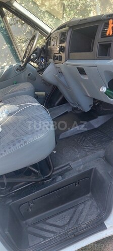 Ford Transit-10