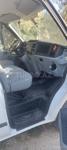 Ford Transit-3