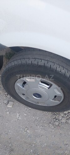 Ford Transit-12