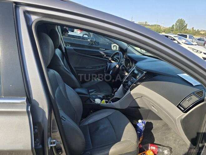 Hyundai Sonata-8