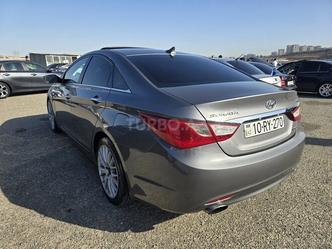Hyundai Sonata-6