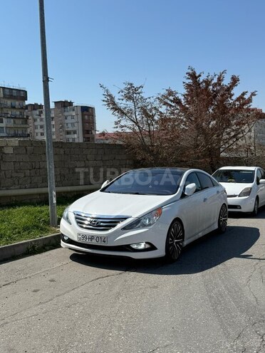 Hyundai Sonata-1