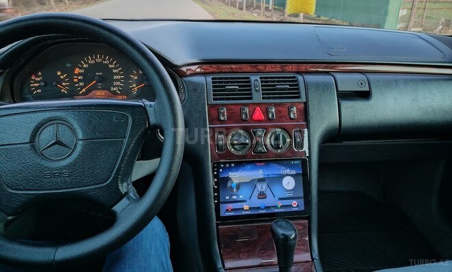 Mercedes E 240 1997, 350,000 km - 2.4 l - Masallı