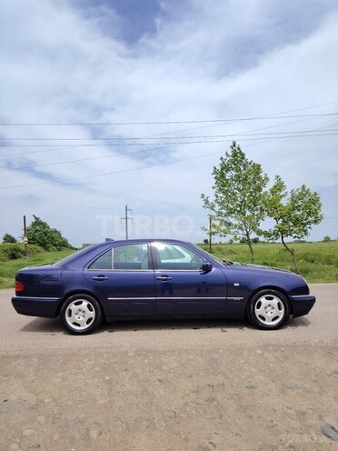 Mercedes E 240 1997, 350,000 km - 2.4 l - Masallı