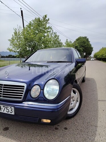 Mercedes E 240 1997, 350,000 km - 2.4 l - Masallı