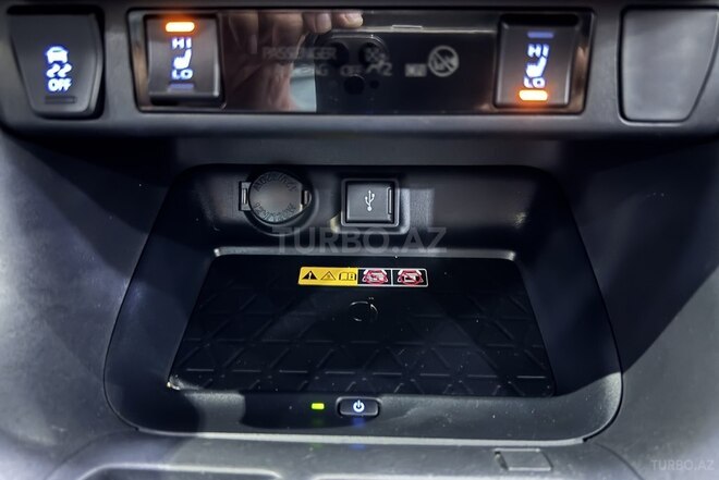 Toyota RAV4-15
