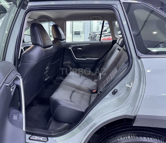 Toyota RAV4-14