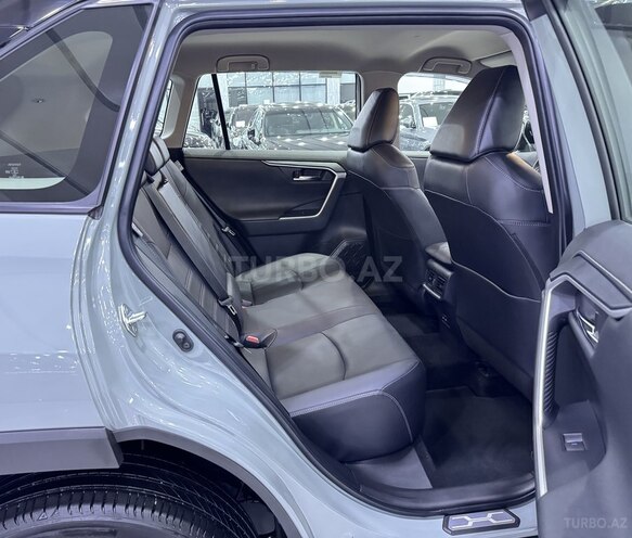 Toyota RAV4-13