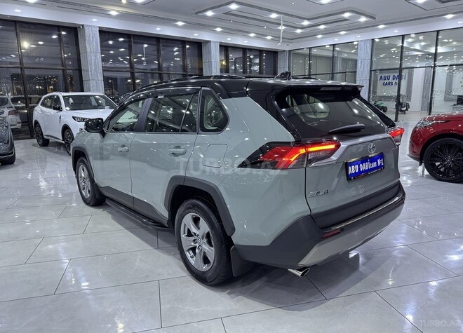 Toyota RAV4-6