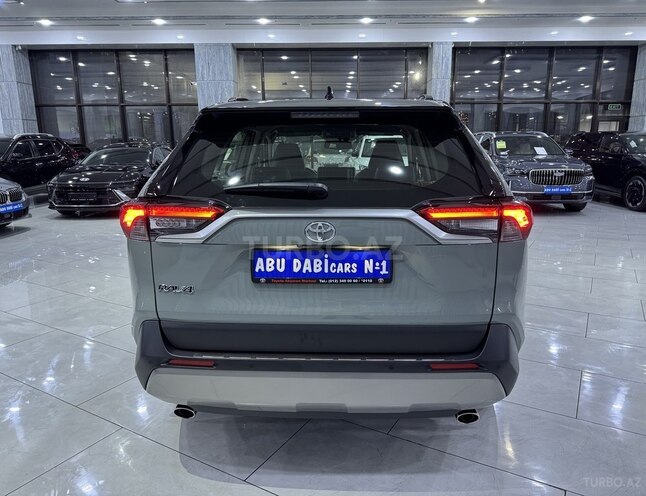 Toyota RAV4-7