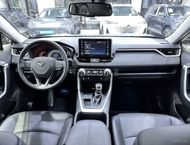 Toyota RAV4-8