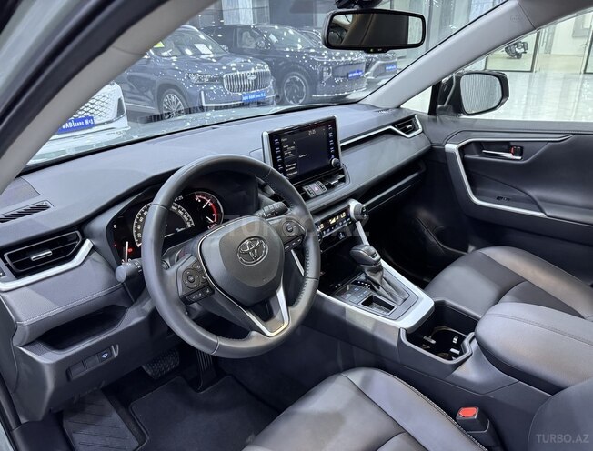 Toyota RAV4-9
