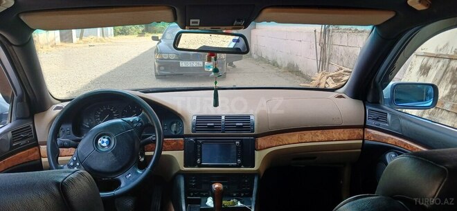 BMW 528-8