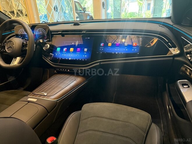 Mercedes E 350 e-11