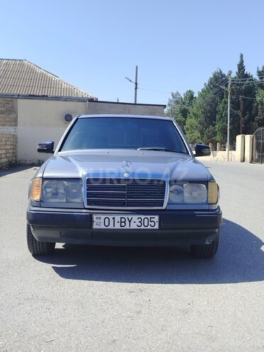 Mercedes E 200 1993, 320,000 km - 2.0 l - Bakı