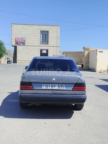 Mercedes E 200 1993, 320,000 km - 2.0 l - Bakı