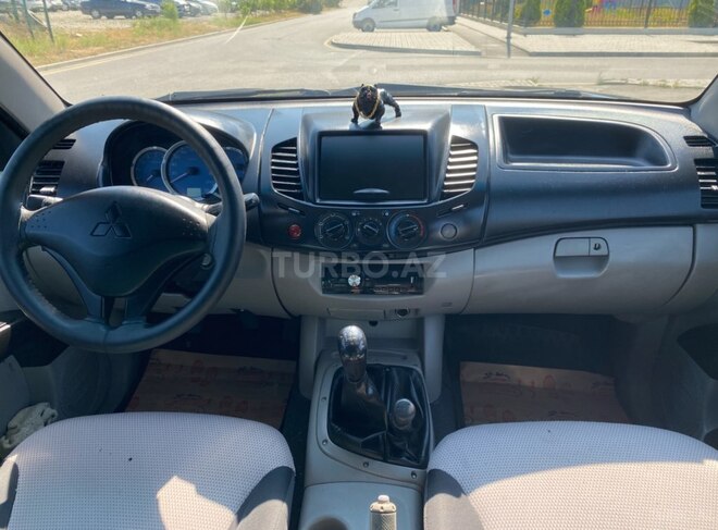 Mitsubishi L200 2010, 225,000 km - 2.5 l - Bakı