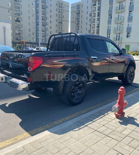Mitsubishi L200 2010, 225,000 km - 2.5 l - Bakı