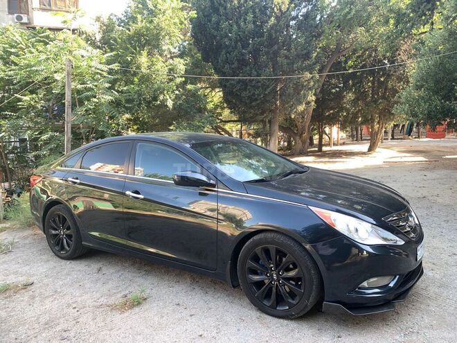 Hyundai Sonata-2