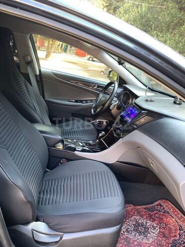 Hyundai Sonata-4