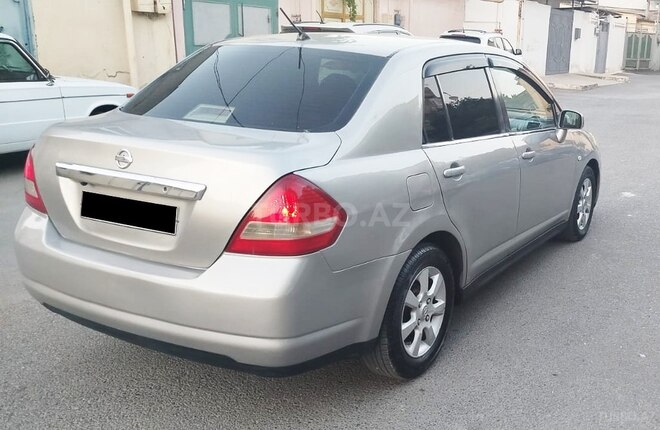 Nissan Tiida 2006, 320,000 km - 1.6 л - Bakı