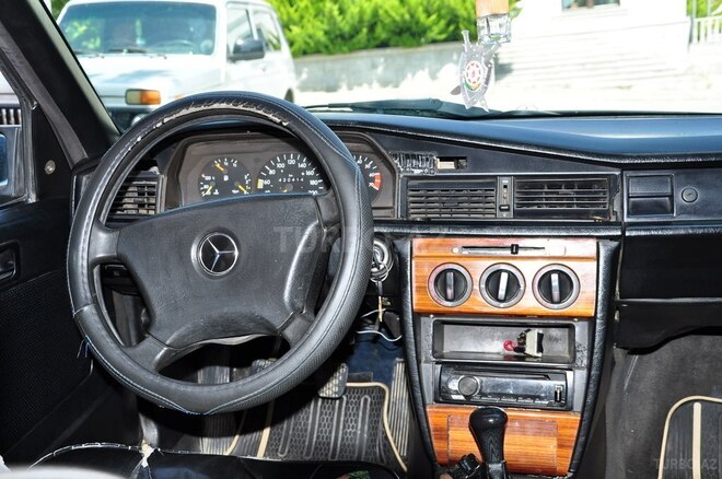 Mercedes 190 1992, 150,000 km - 1.8 l - Şamaxı
