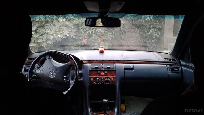 Mercedes E 200 1999, 428,061 km - 2.0 l - Bakı